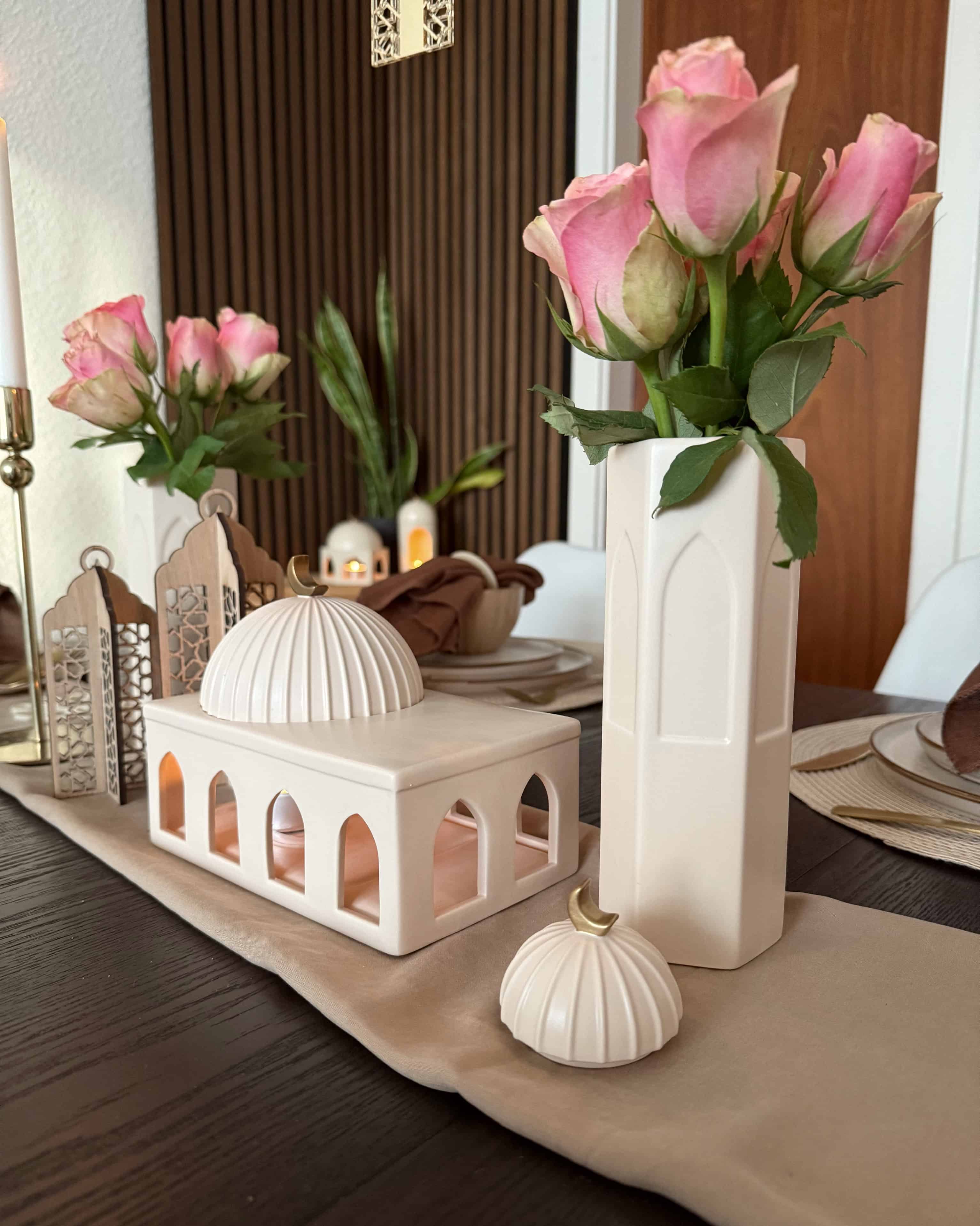 Aqsa Collection bundle – islamisk inspireret keramik med Masjid Qibly og Minarets of Aqsa
Aqsa Collection ceramic bundle – Masjid Qibly and Minarets of Aqsa Islamic inspired home decoration