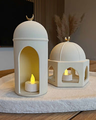 Quba Collection keramik bundle – islamiske lysestager til Ramadan og Eid
Image 1 EN: Quba Collection ceramic candle holder bundle – Islamic Ramadan and Eid decoration