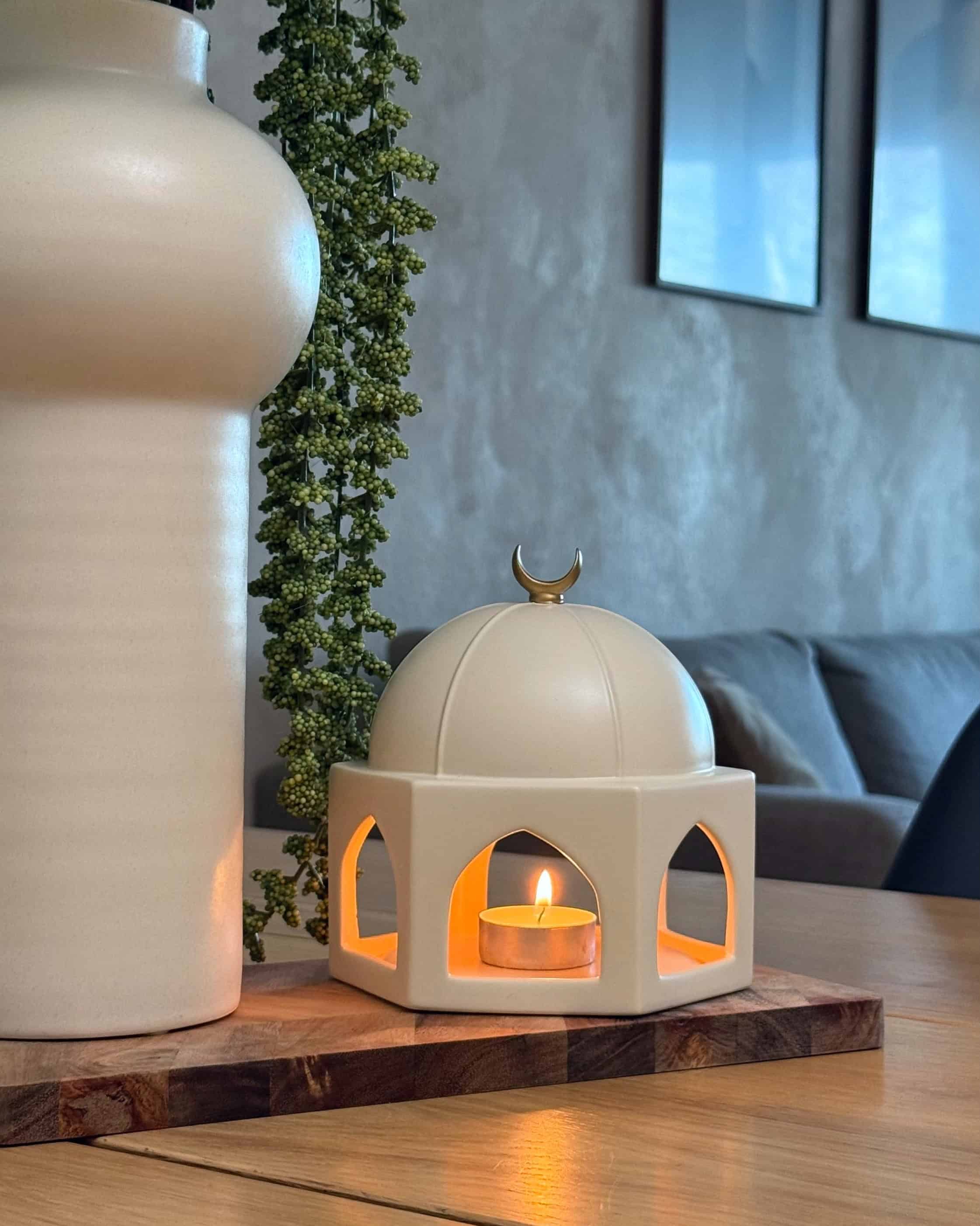 Quba Dome keramik lysestage – islamisk dekoration til Ramadan og Eid
Quba Dome ceramic candle holder – Islamic decoration for Ramadan and Eid