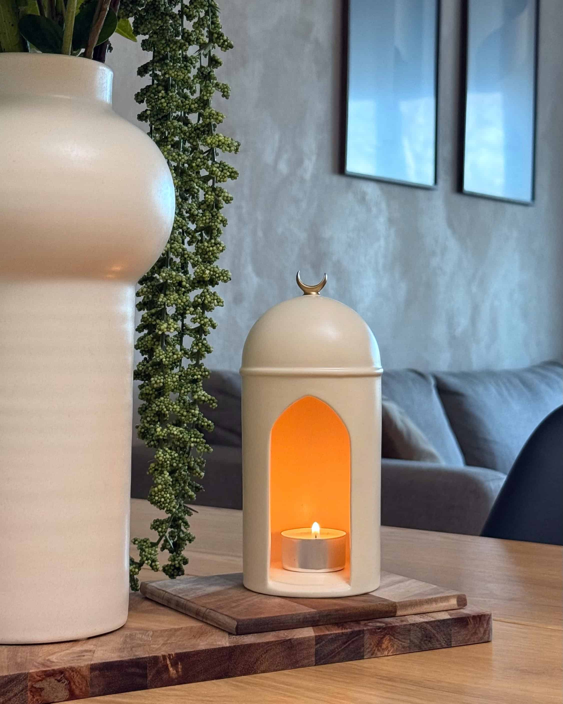 Quba Minaret keramik lysestage – islamisk hjemmedekoration
Quba Minaret ceramic candle holder – Islamic home decoration