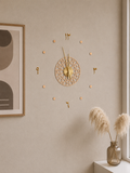 dekoratives Wanduhr med islamisch inspireret design in Silberoptik, rund
