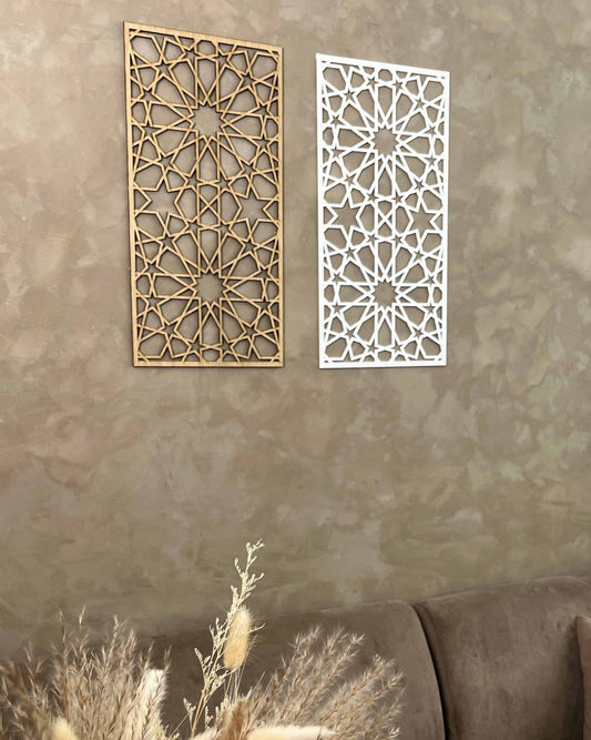 Makkah Mataaf Panel i guld og hvid med islamisk geometrisk mønster monteret over sofa