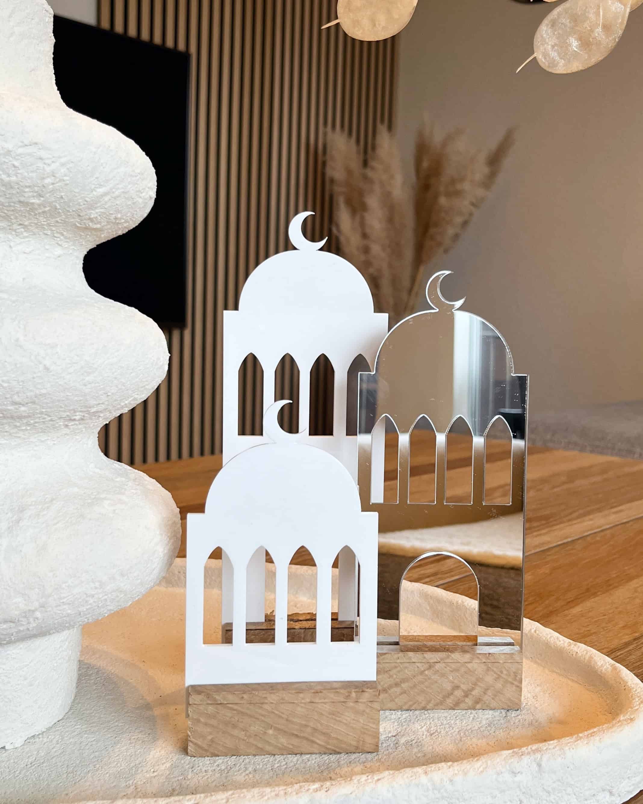 Masjid Trio i hvid,  spejlakryl som dekorativ mosképynt til hjemmet med egefod