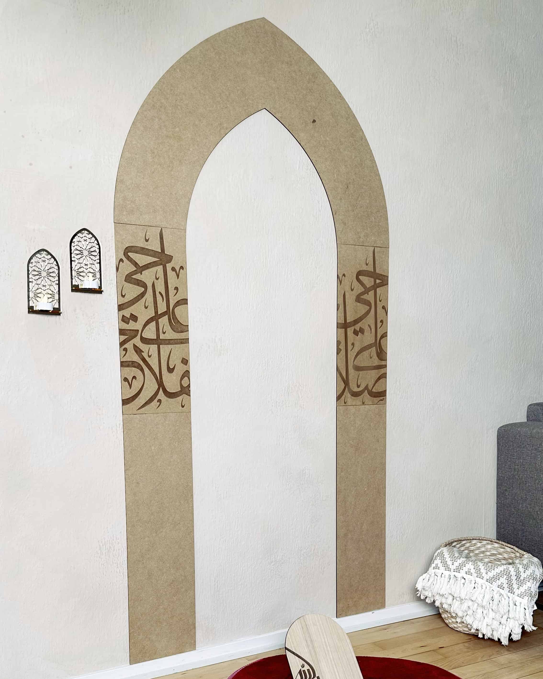 Mihrab Prayer & Success i mdf med arabisk kalligrafi som dekoration til bederum