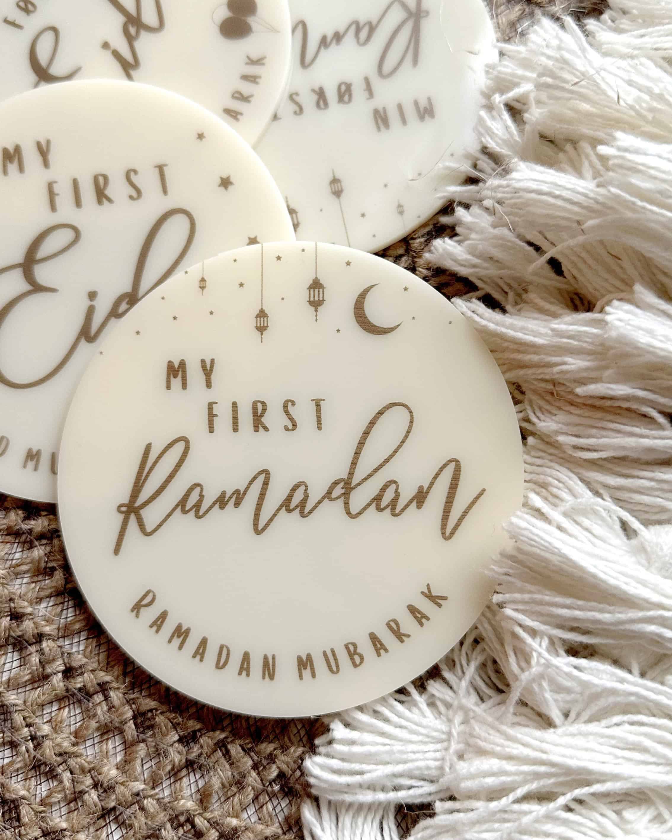 personlig milepælsdekoration til børn til Ramadan i beige akryl med uv-print