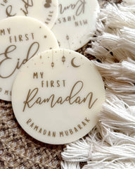 personlig milepælsdekoration til børn til Ramadan i beige akryl med uv-print