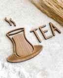 Tyrkisk og bosnisk te-skilt med tekande og teksten TEA i egefinér, valnødsfinér eller spejlakryl